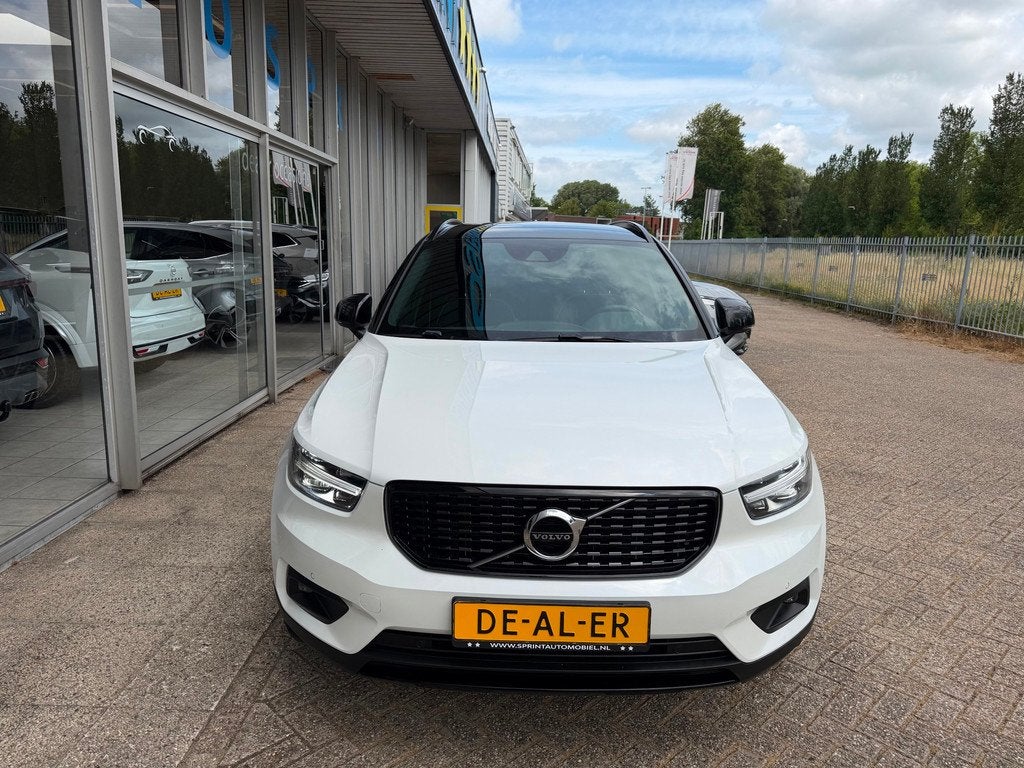 Volvo XC40 1.5 T2 R-Design TREKHAAK , NAVIGATIE , CAMERA ,, Gebruikt, 129 pk, Alcantara, Wit