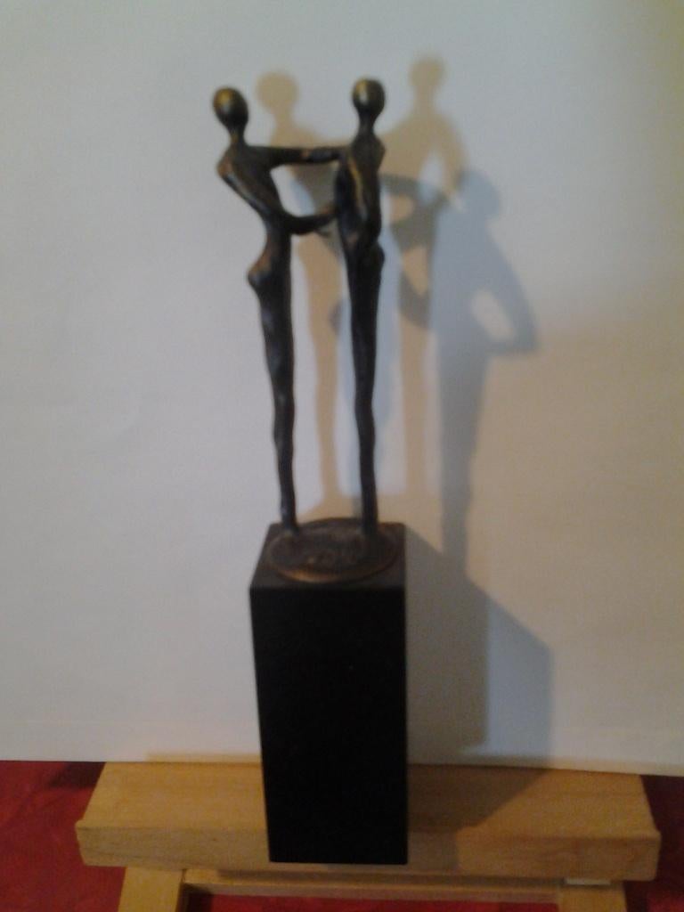 Corry Ammerlaan/Artihove Beeld Dank, Groep mensen, Minder dan 20 cm, Ophalen of Verzenden, Op sokkel