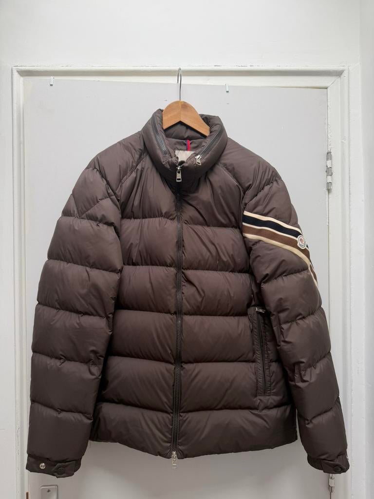Moncler Jas exculsieve model 100% dons bruin heren jas, Kleding | Heren, Jassen | Winter, Ophalen of Verzenden, Zo goed als nieuw