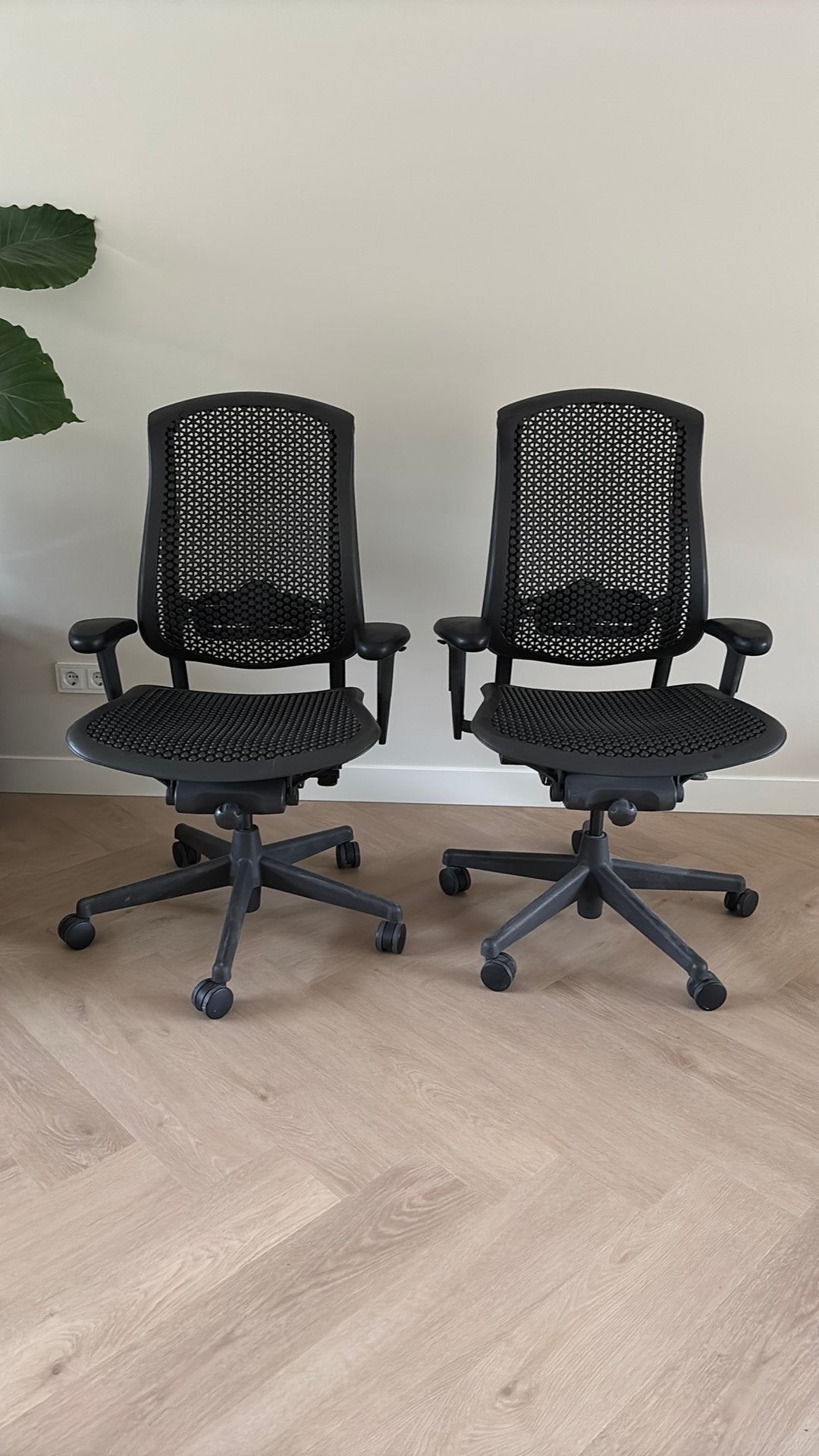 Herman miller celle, Ophalen of Verzenden, Zo goed als nieuw, Zwart