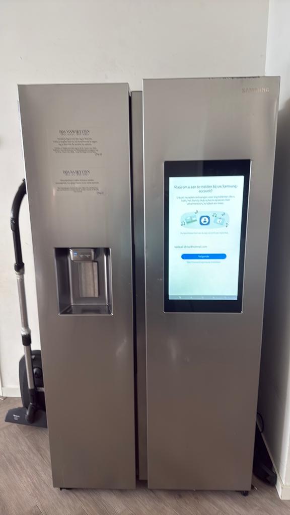 Samsung Family Hub Koelkast met ingebouwde iPad, Gebruikt, 200 liter of meer, 60 cm of meer, Met aparte vriezer