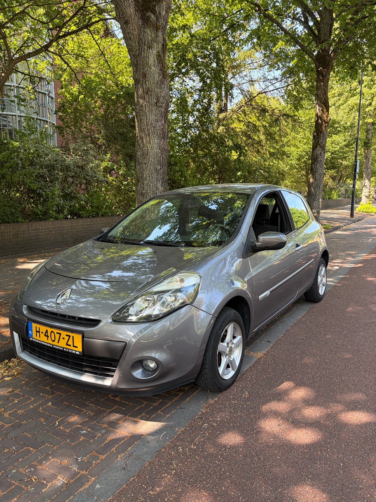 Renault  clio 1.2-16V. AIRCO Authentique 2011, Auto's, 535 kg, 74 pk, 1055 kg, 49 €/maand