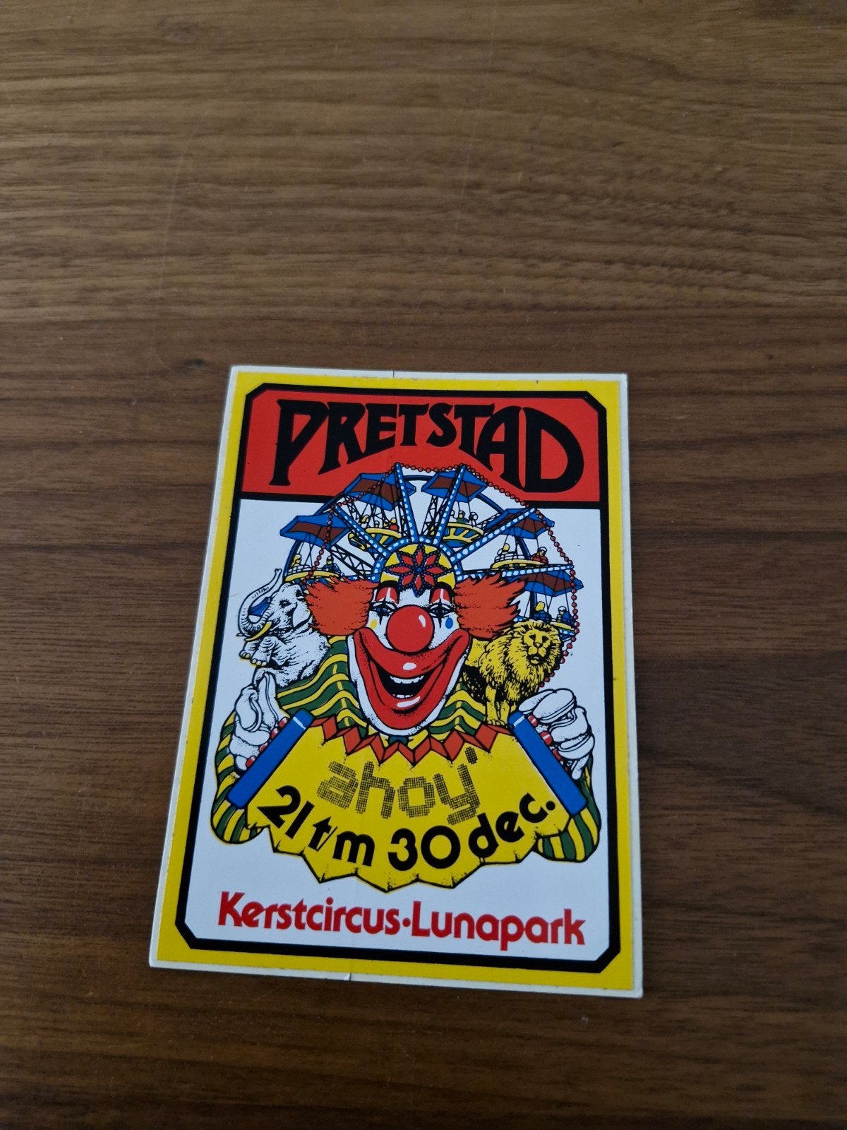 1074 Vintage Pretstad Kerstcircus-Lunapark Sticker 13x10 cm, Verzamelen, Ophalen of Verzenden, Gebruikt, Overige typen