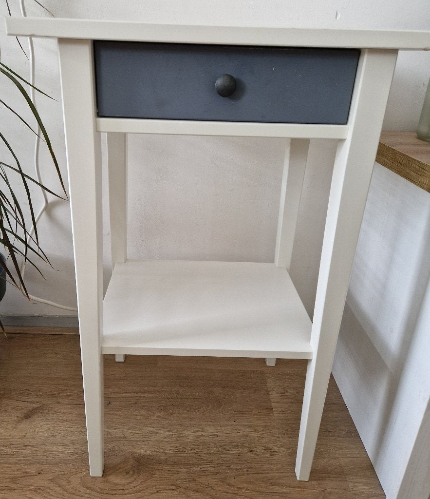 Wit nachtkastje Hemnes 46 x 35x h70 cm, Ophalen, Gebruikt, 45 tot 65 cm, 70 cm of meer