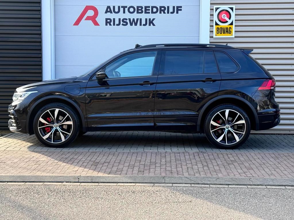 Volkswagen Tiguan 1.4 TSI eHybrid R-Line Pano/Camera/Virtual, Auto's, Gebruikt, 4 cilinders, Alcantara, Zwart