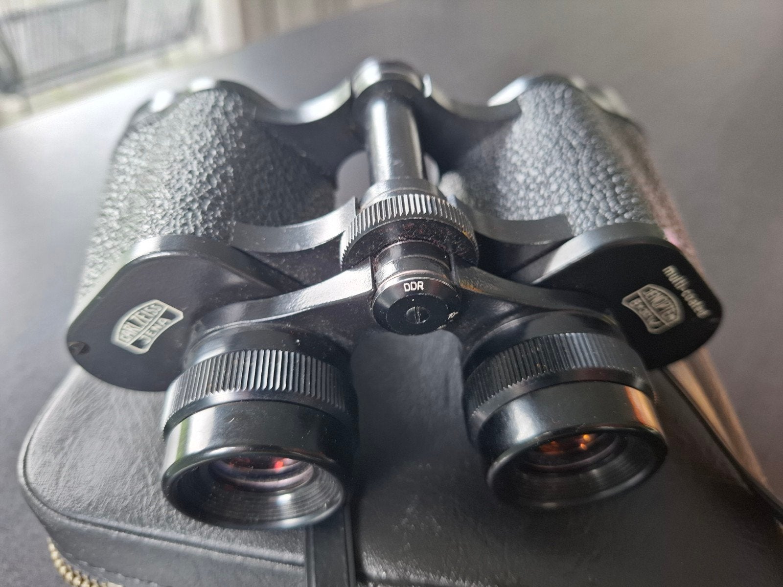 Zeiss DDR Jenoptem 8x30W Verrekijker - Nieuwstaat, Zo goed als nieuw, 8 tot 12x, Met hoes of tas, Porro (met knik)