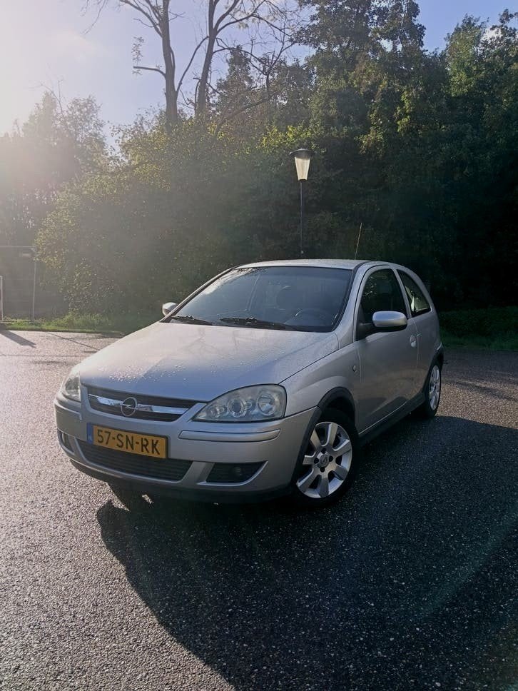Opel Corsa 1.2 16V Twinport 3D 2006 Grijs, Voorwielaandrijving, 450 kg, 31 €/maand, 4 cilinders