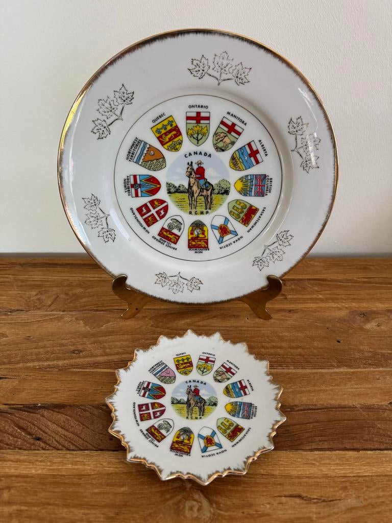 2x Vintage Canada RCMP Herdenkingsbordjes, Ophalen of Verzenden