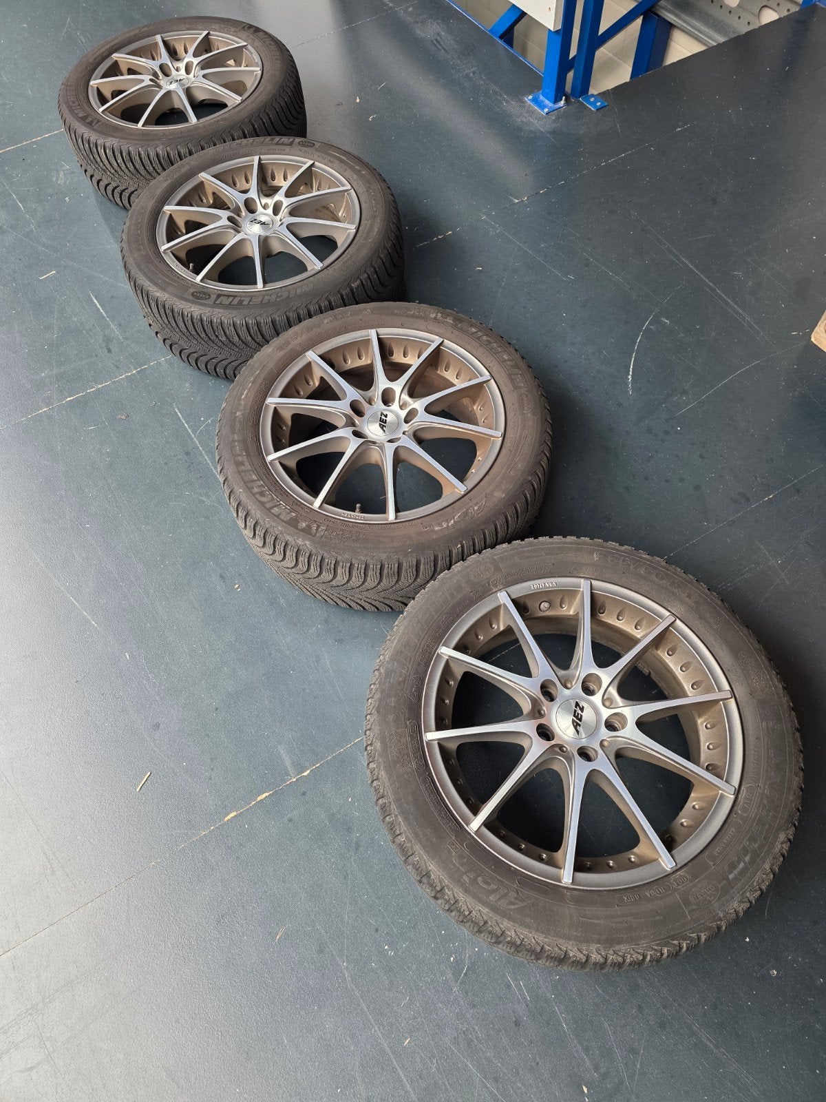 AEZ velgen met Michelin winterbanden 5x112 VAG 225/50 R17, Ophalen, Banden en Velgen, 17 inch, Winterbanden