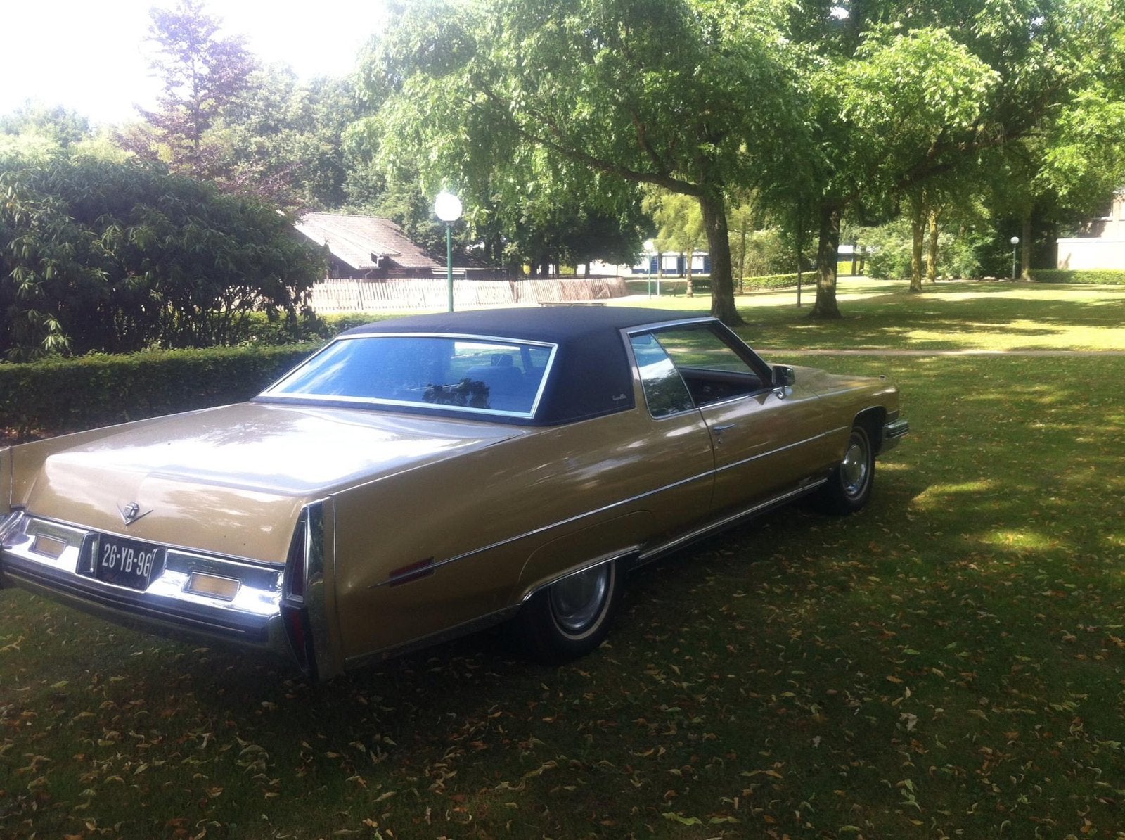 Cadillac Coupe de Ville 7.7 AUT 1973 Beige, Auto's, Achterwielaandrijving, Beige, Particulier, 2310 kg