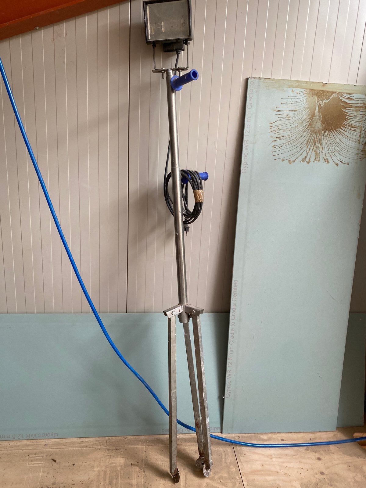 Boulamp op statief, Gebruikt, Met statief, Ophalen of Verzenden, Lamp met armatuur