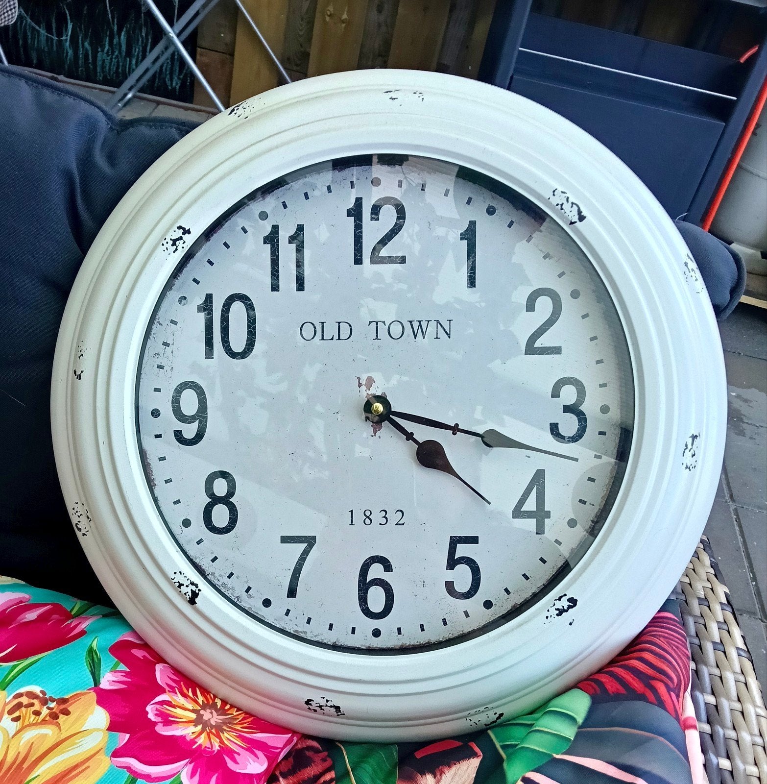 Grote vintage wandklok 'Old Town' - Wit, Ophalen, Wandklok, Wit, Vintage