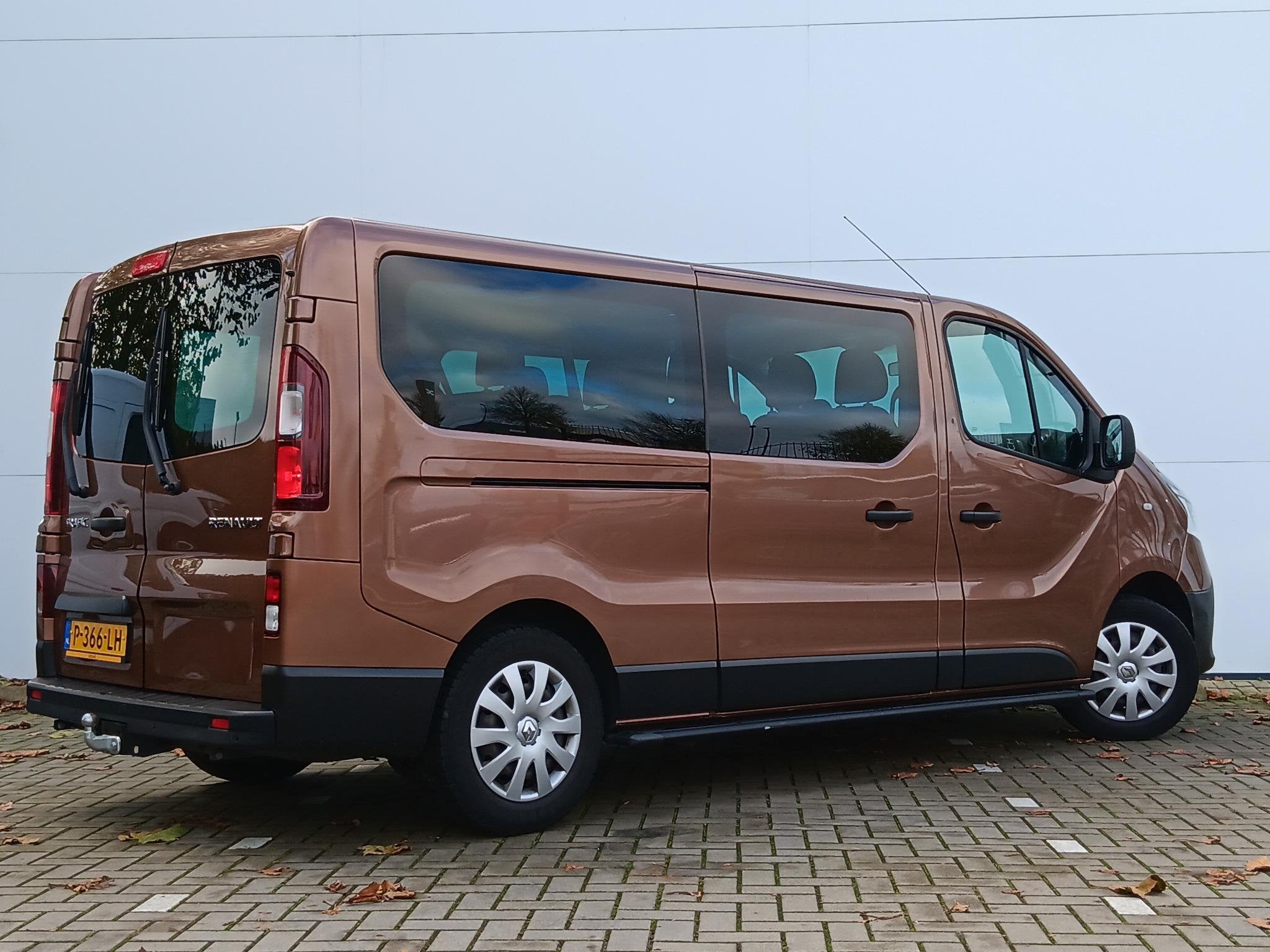 Renault Trafic Passenger 2.0 dCi 120 Grand Zen | Trekhaak |, Auto's, Renault, Voorwielaandrijving, Stof, Gebruikt, Euro 6