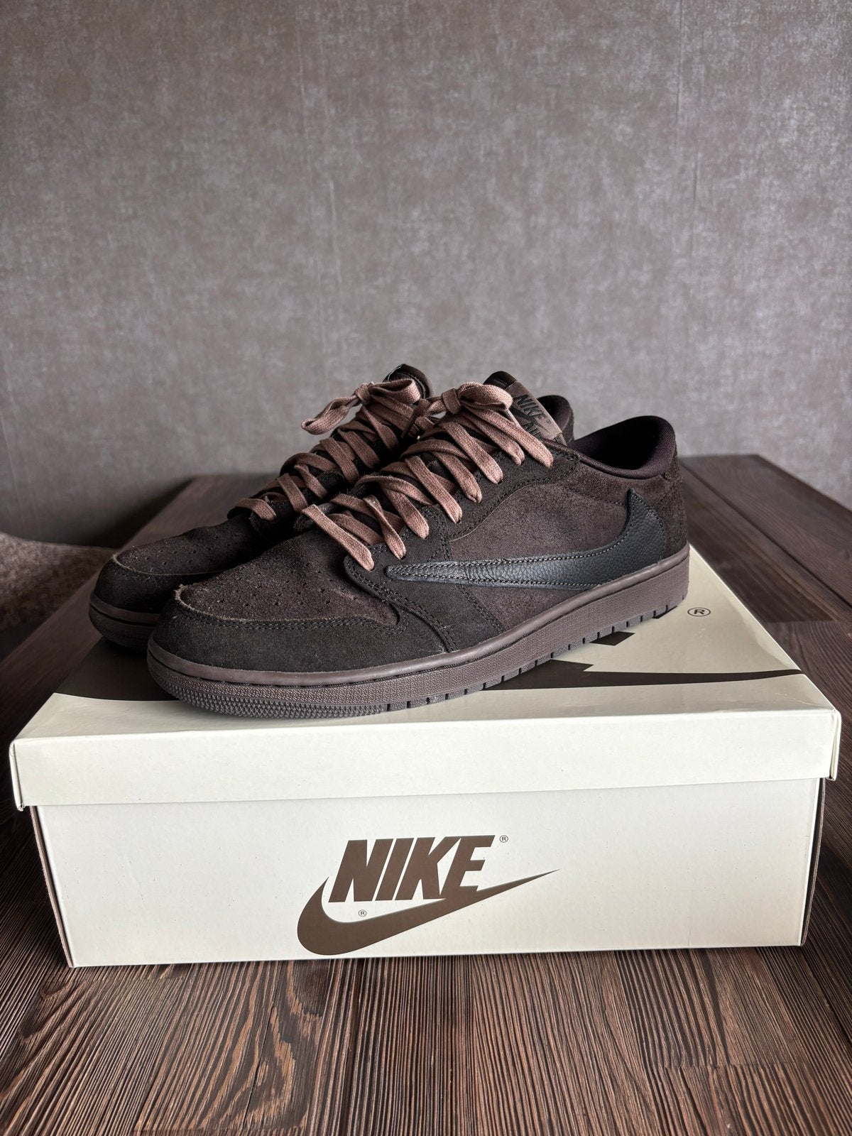 Nike Air Jordan 1 Low OG SP Travis Scott, Ophalen of Verzenden, Nieuw, Bruin, Sneakers of Gympen