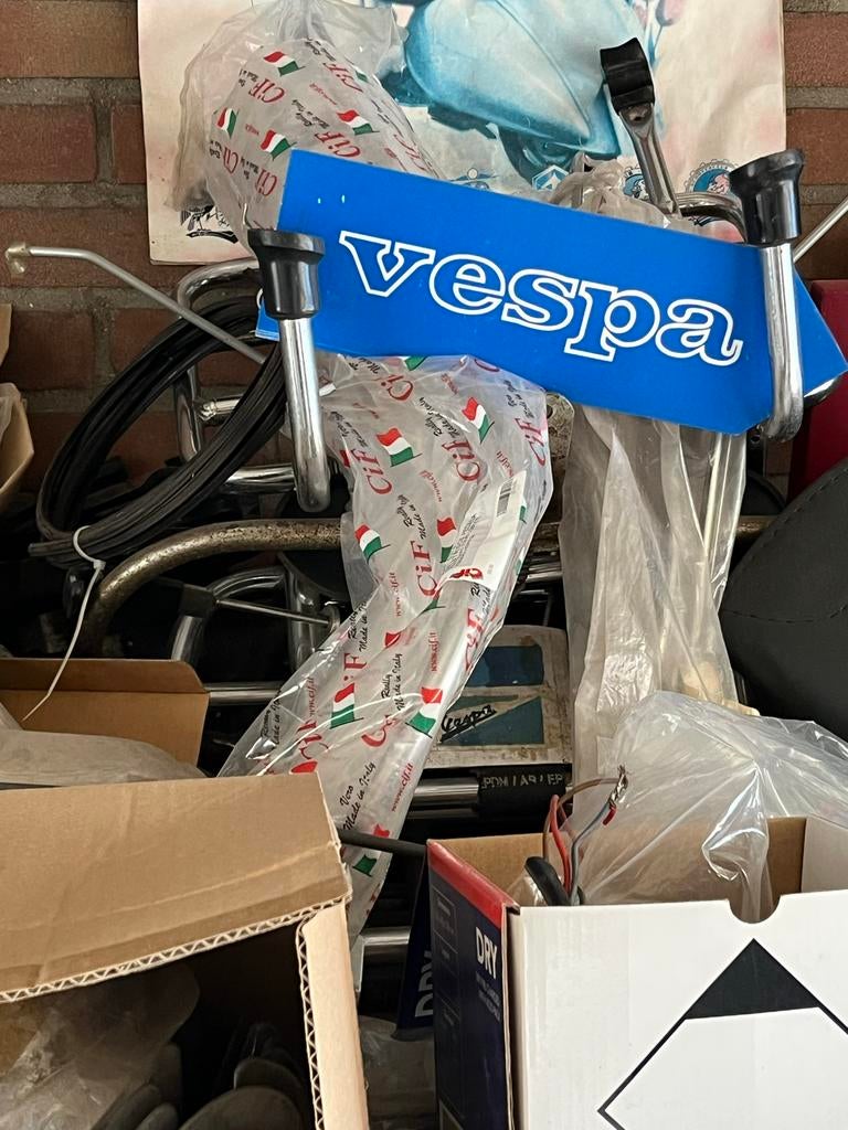 Vespa onderdelen: Zadel, bagagedrager, stuur en meer, Ophalen, Gebruikt, Overige typen, Vespa
