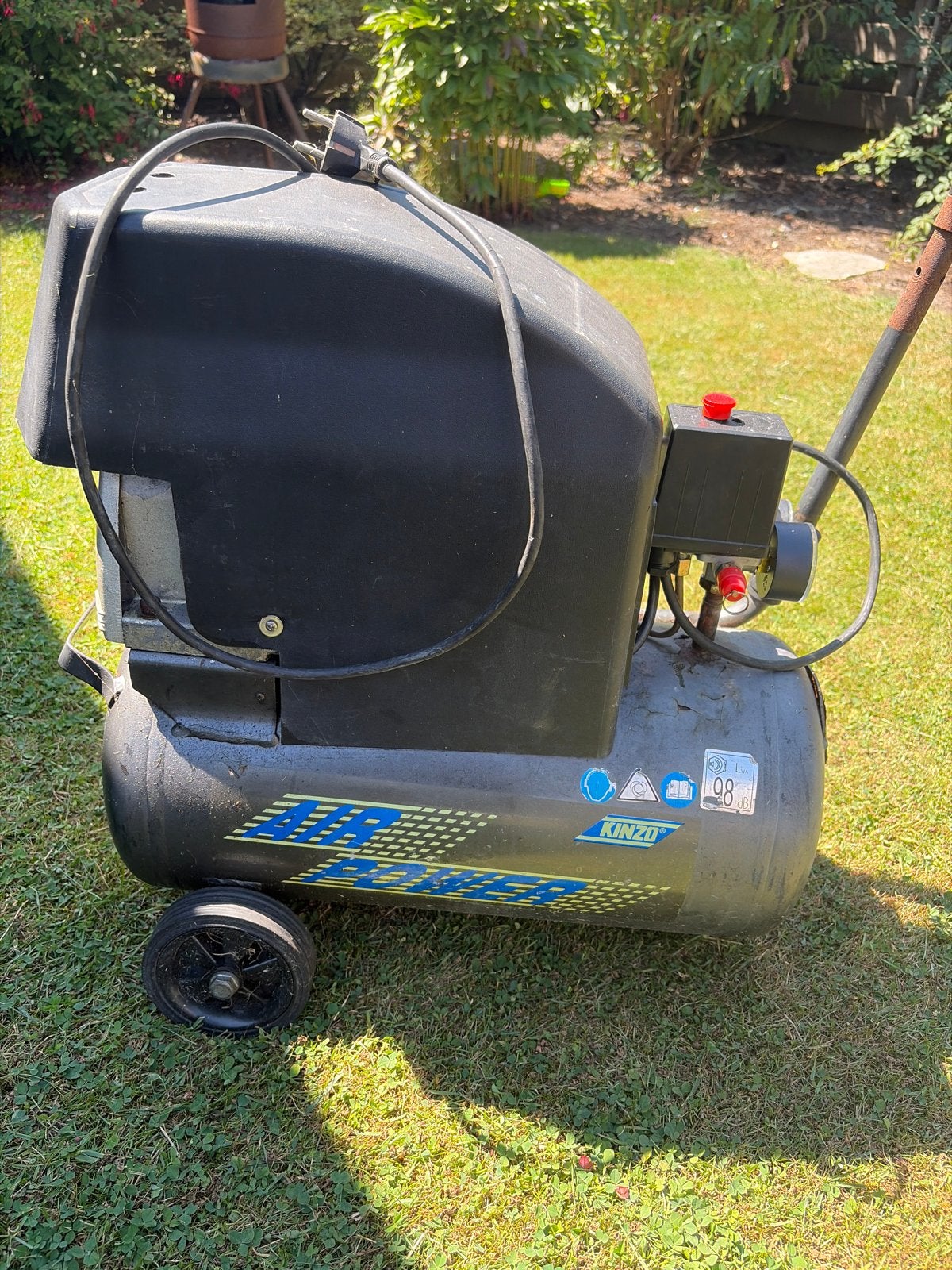 Kinzo Compressor - Mobiel en Krachtig, Ophalen, Gebruikt, 6 tot 10 bar, Minder dan 200 liter/min