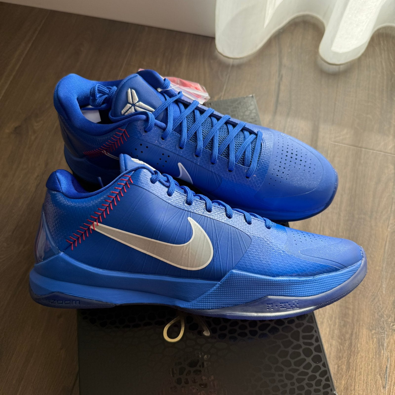Nike Kobe 5 protro hyper royal dodgers maat 45, Kleding | Heren, Schoenen, Blauw, Sportschoenen, Nieuw, Ophalen of Verzenden