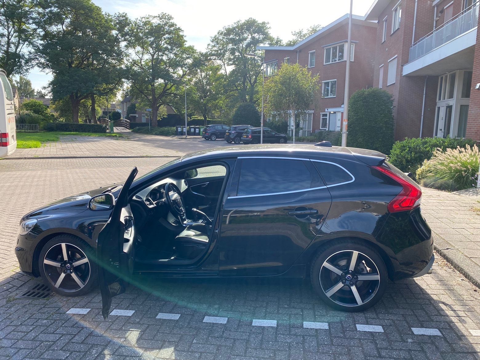 Volvo V40 2.0 D2 120PK 2015 Zwart, Auto's, Voorwielaandrijving, 4 cilinders, 1969 cc, Zwart