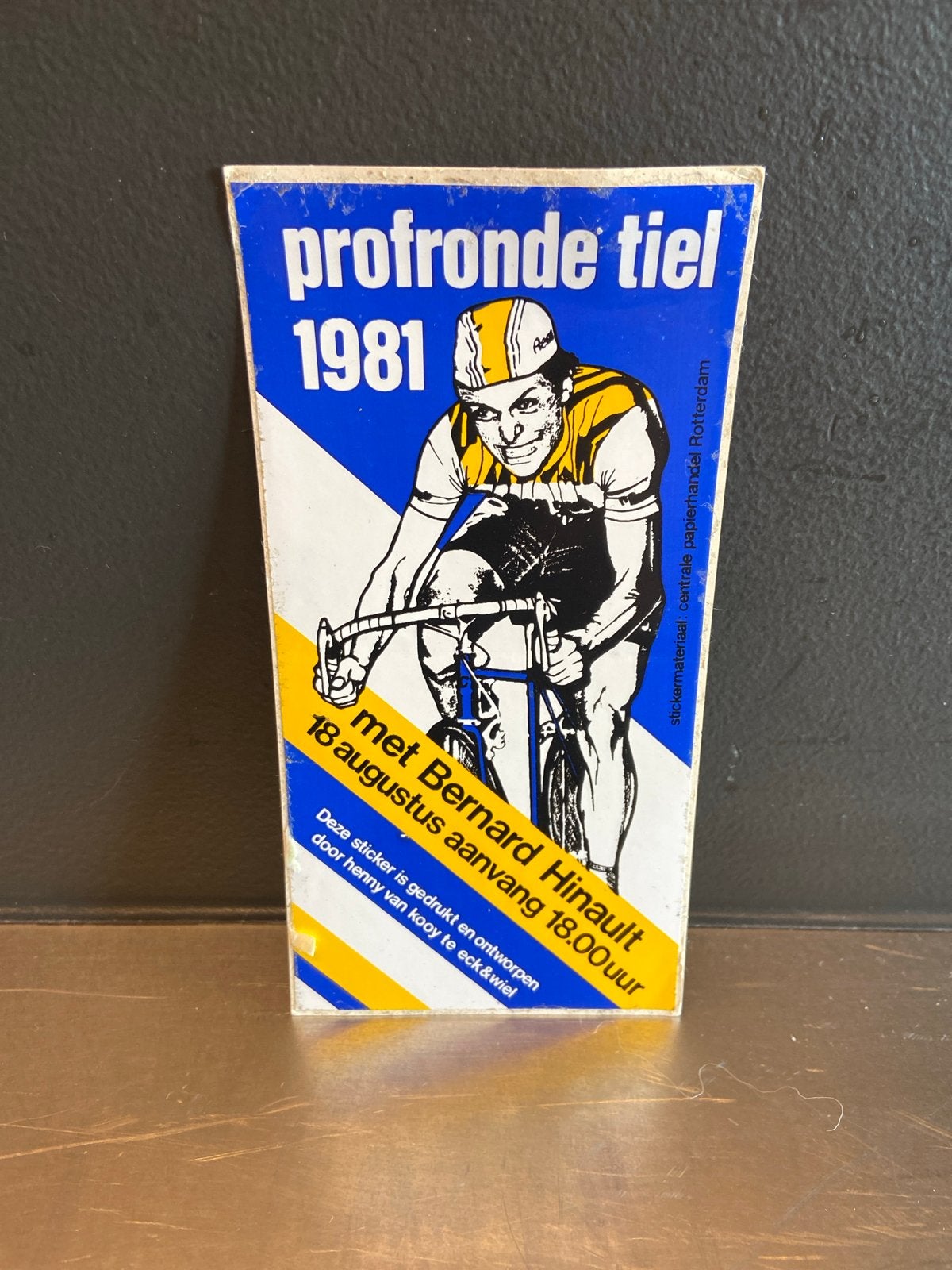 Profronde Tiel 1981 Bernard Hinault sticker, Ophalen of Verzenden, Zo goed als nieuw, Sport