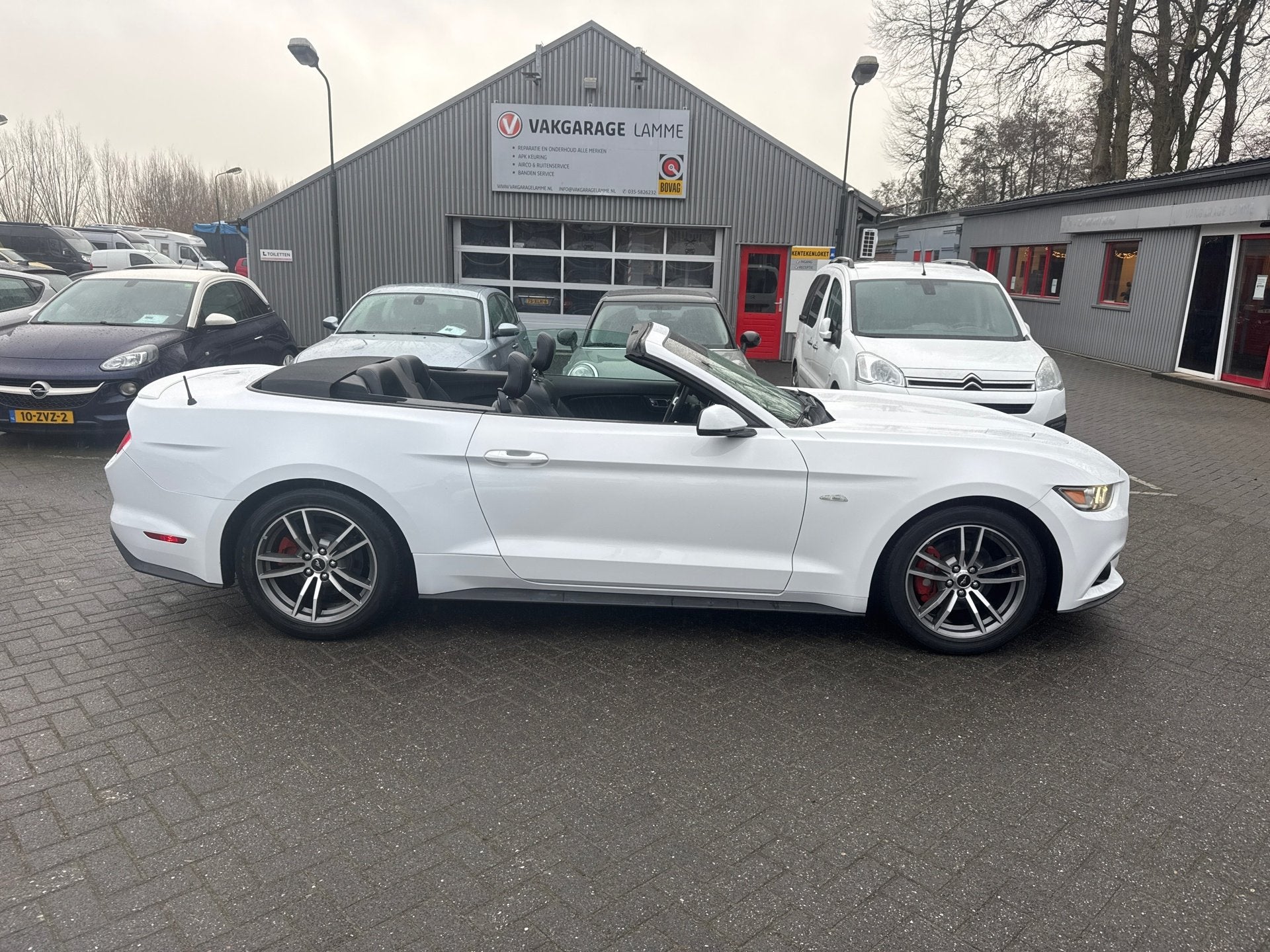 Ford Mustang Convertible 2.3 EcoBoost 317 pk, Auto's, Automaat, Dealer onderhouden, Achterwielaandrijving, Gebruikt