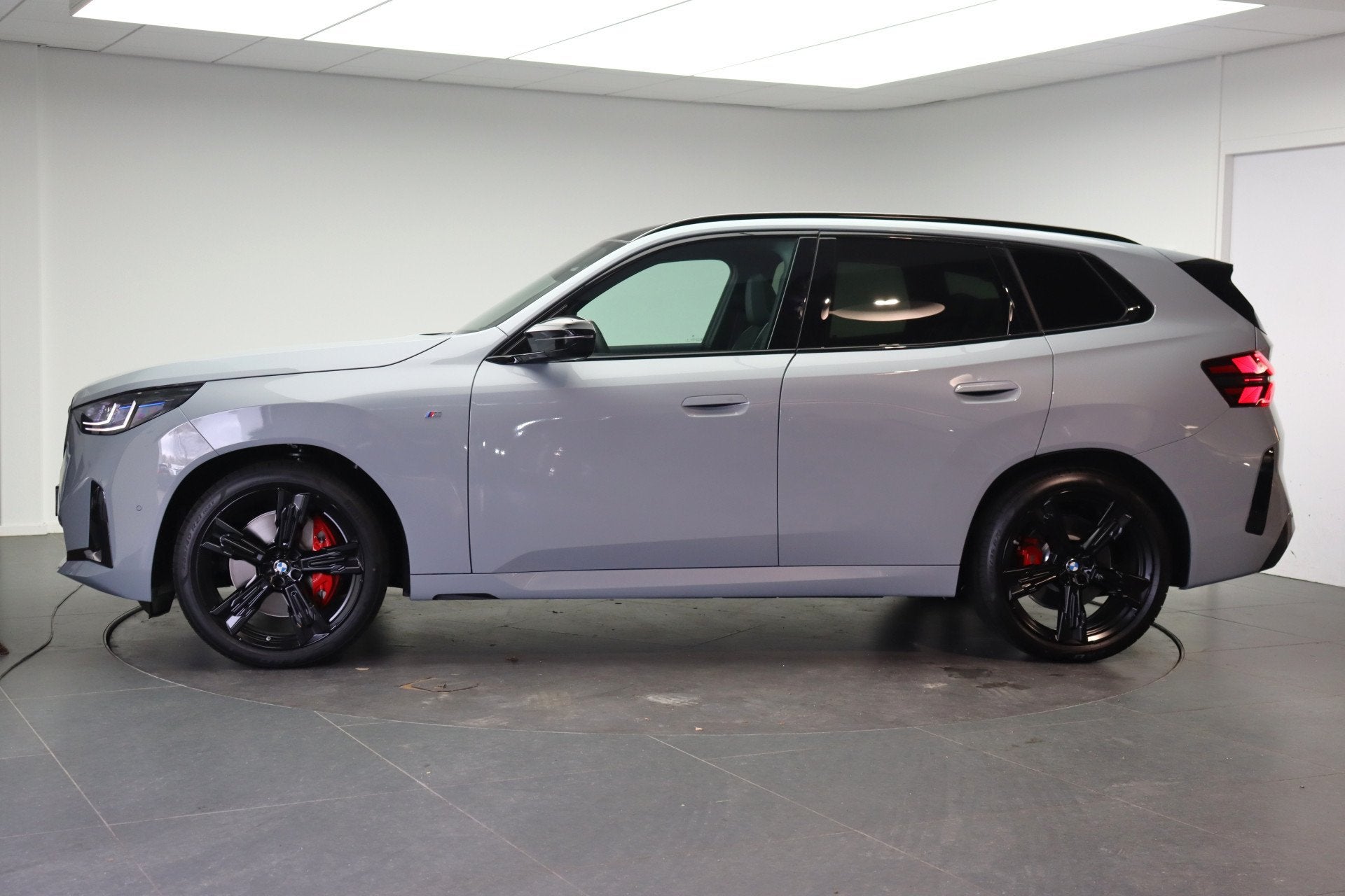 BMW X3 M50 xDrive Automaat / Panoramadak / Trekhaak / Sports, Dealer onderhouden, Zwart, Leder, Bedrijf