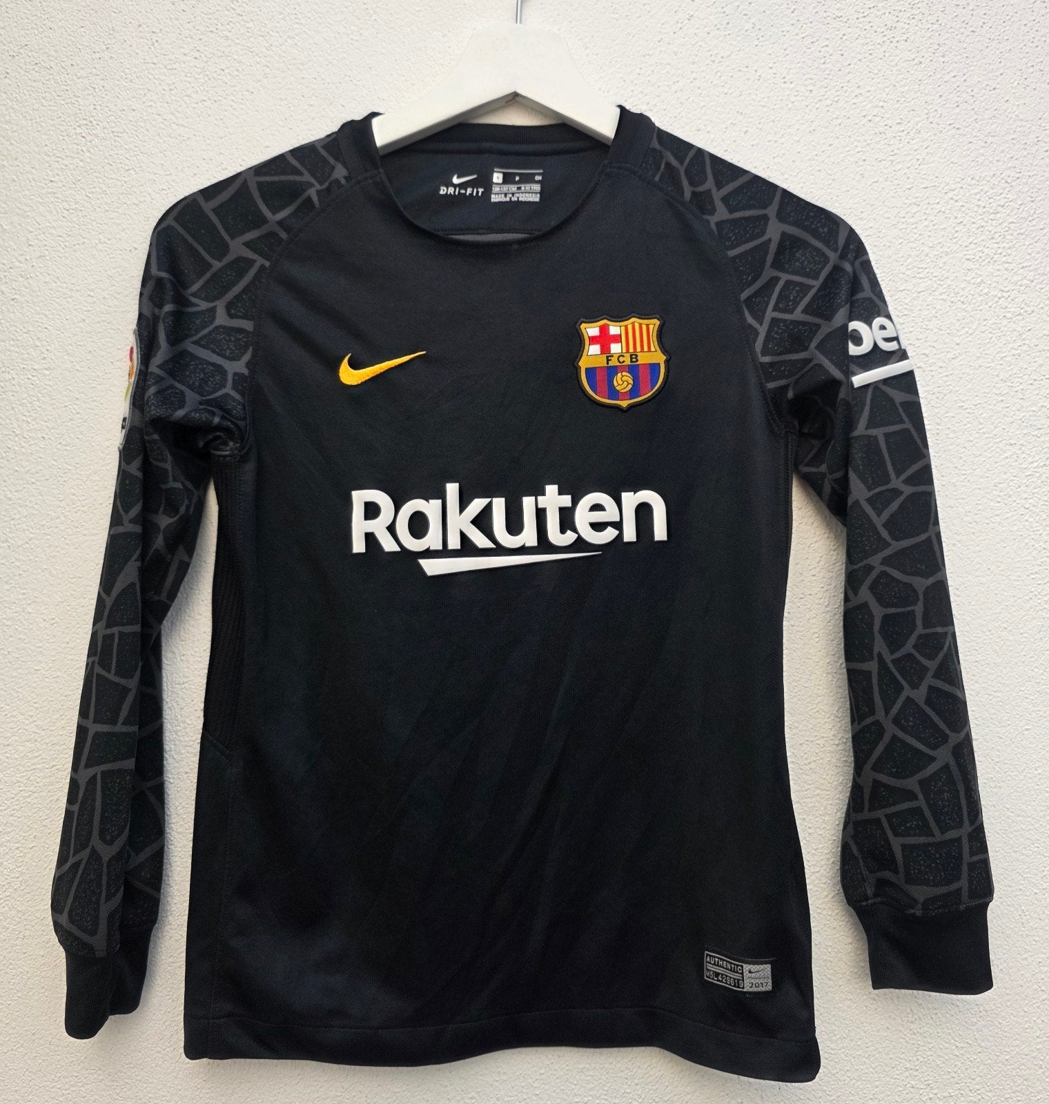 FC Barcelona keepersshirt en broekje (kindermaat), Ophalen of Verzenden, Zo goed als nieuw, Balsport
