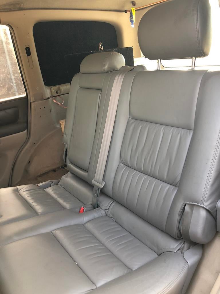 Achterbank Toyota Landcruiser 100 grijs, Auto-onderdelen, Ophalen, Gebruikt, Toyota