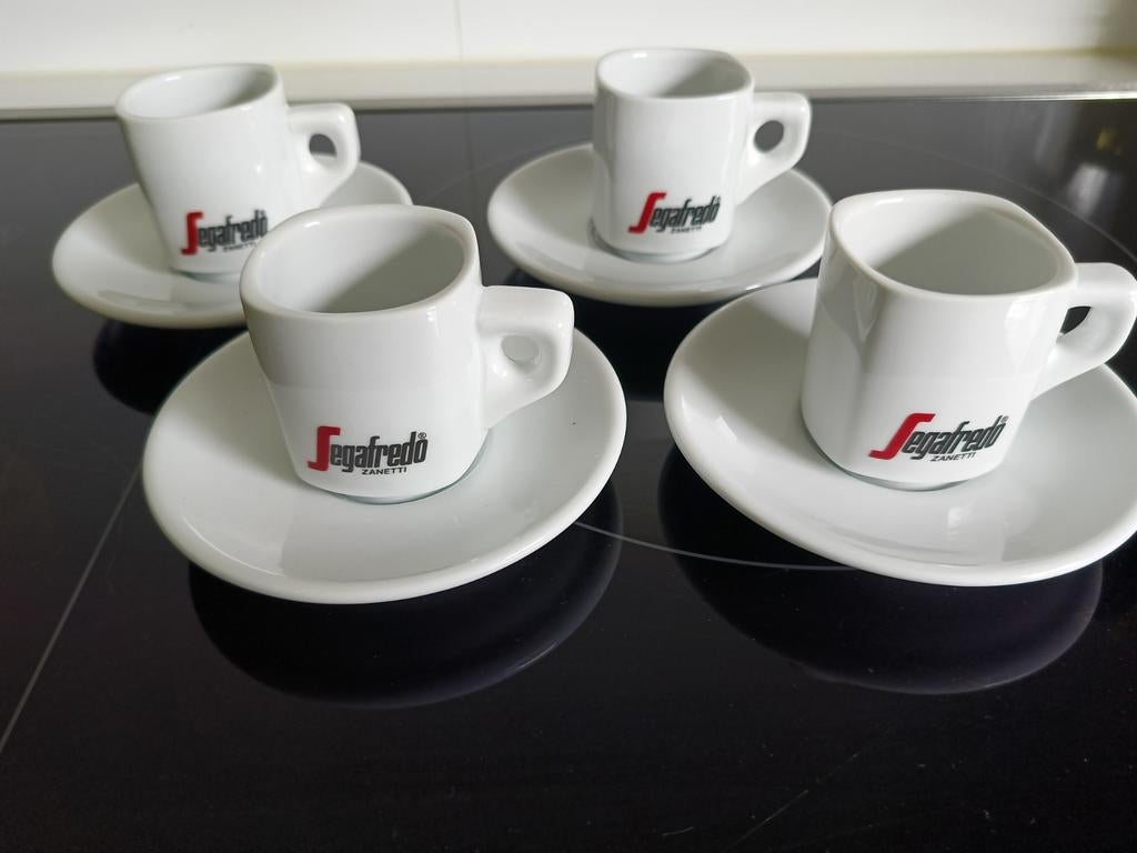 Set van 4 ongebruikte espresso kopjes Segafredo Zanetti, Ophalen, Nieuw, Porselein, Kop en/of schotel