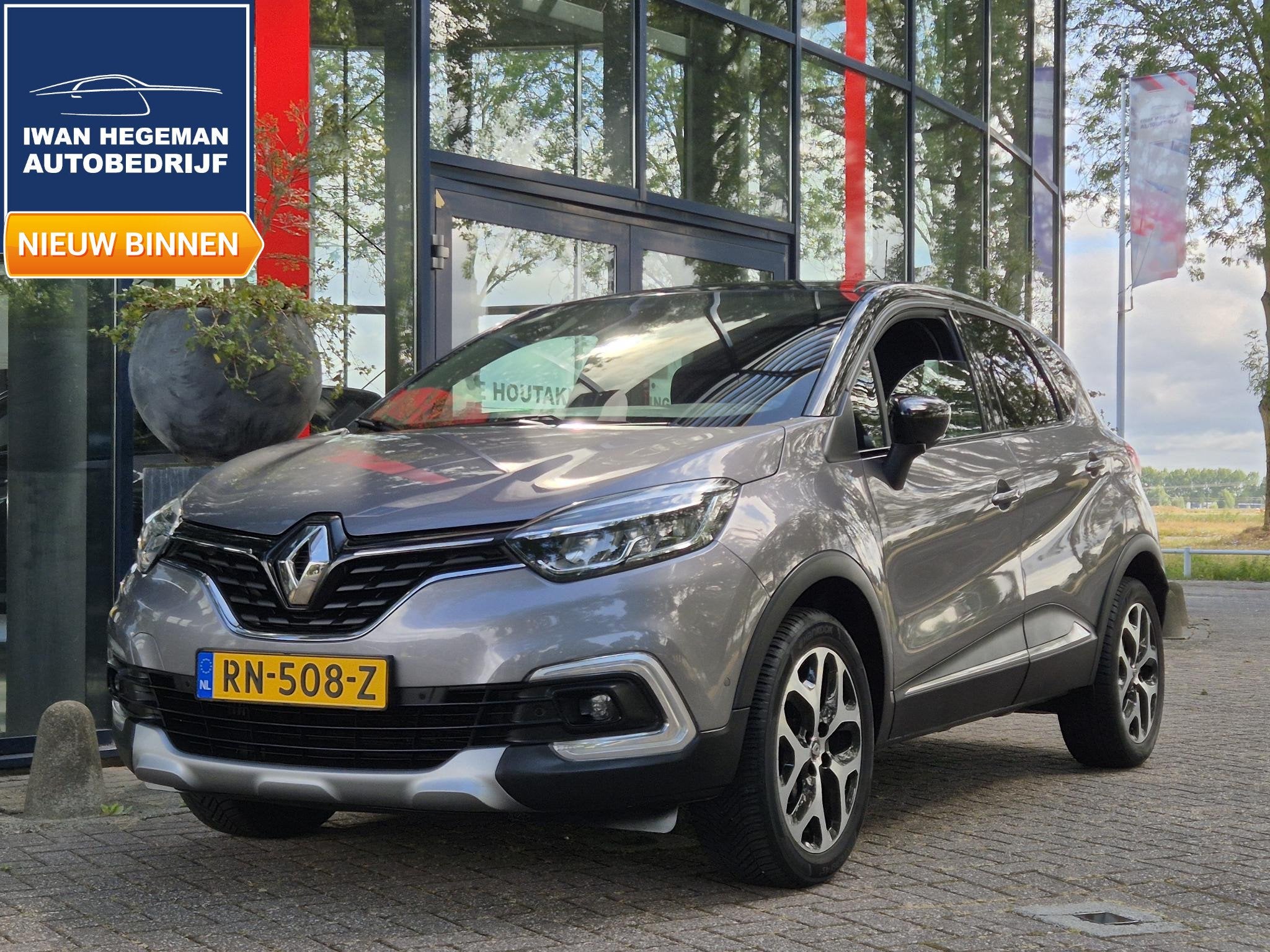 Renault Captur 0.9 TCe Intens | Navigatie | Trekhaak | Clima, Stof, Gebruikt, Euro 6, 620 kg