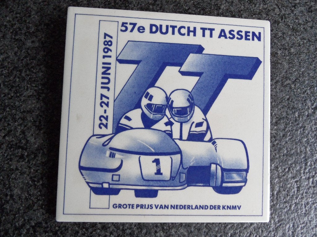 TT Assen 1987 motorwegace zijspan tegel, Grote Prijs KNMV, Ophalen of Verzenden, Zo goed als nieuw, Motoren