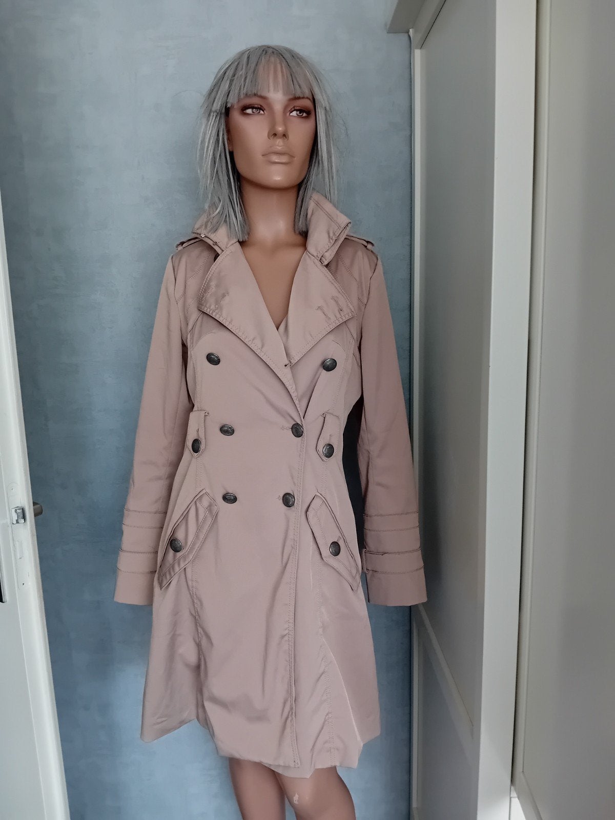 Beige sjieke jas Osley maat 42, Beige, Osley, Maat 42/44 (L), Nieuw