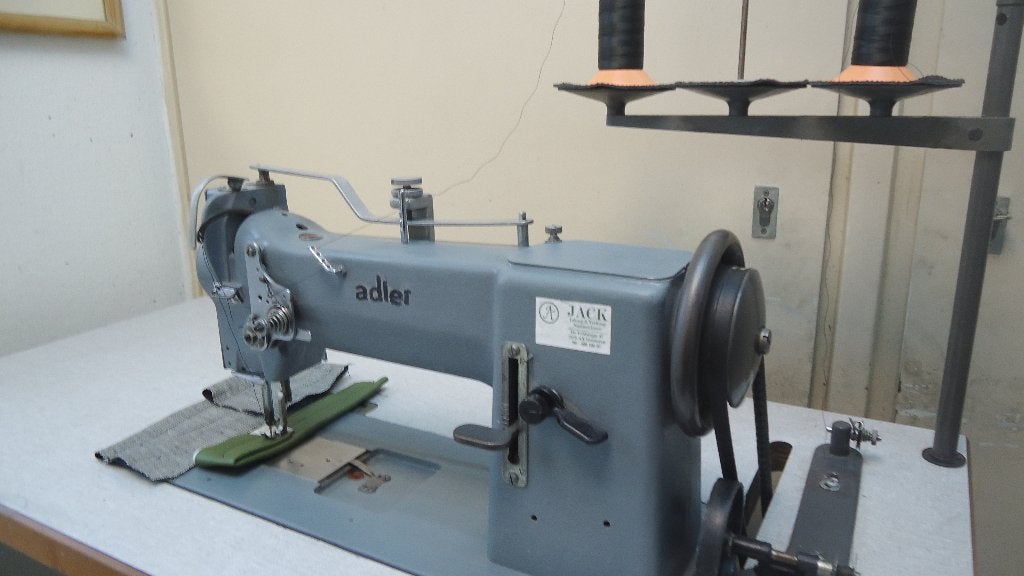 Industrie Naaimachine Adler 2 Voudig transport, Hobby en Vrije tijd, Overige merken, Gebruikt, Ophalen of Verzenden, Naaimachine