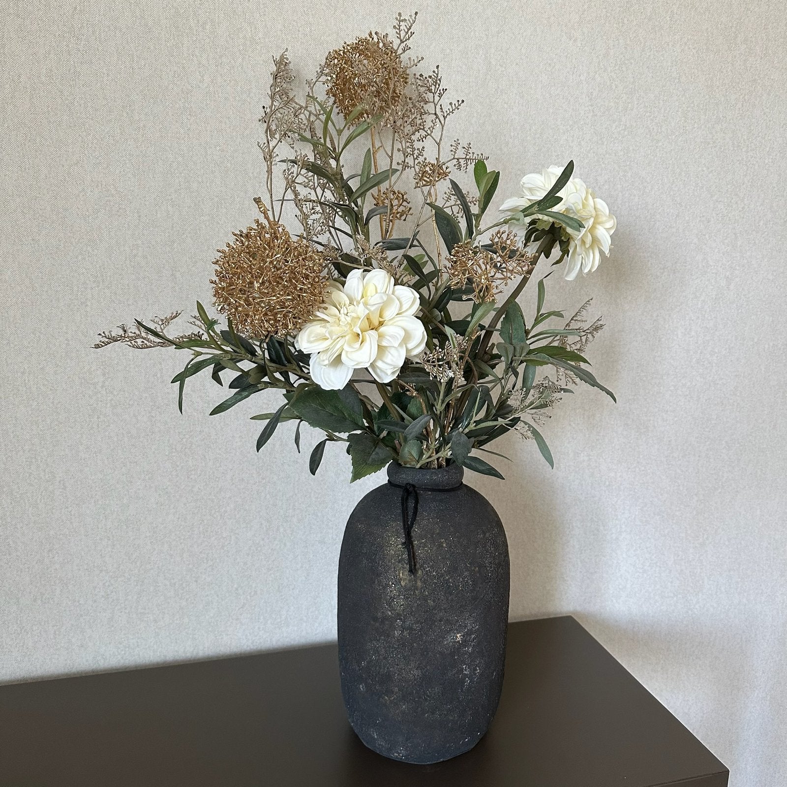 Bloemstuk in zwarte vaas pot STILL, goud, creme 70 cm, Ophalen of Verzenden, Zo goed als nieuw
