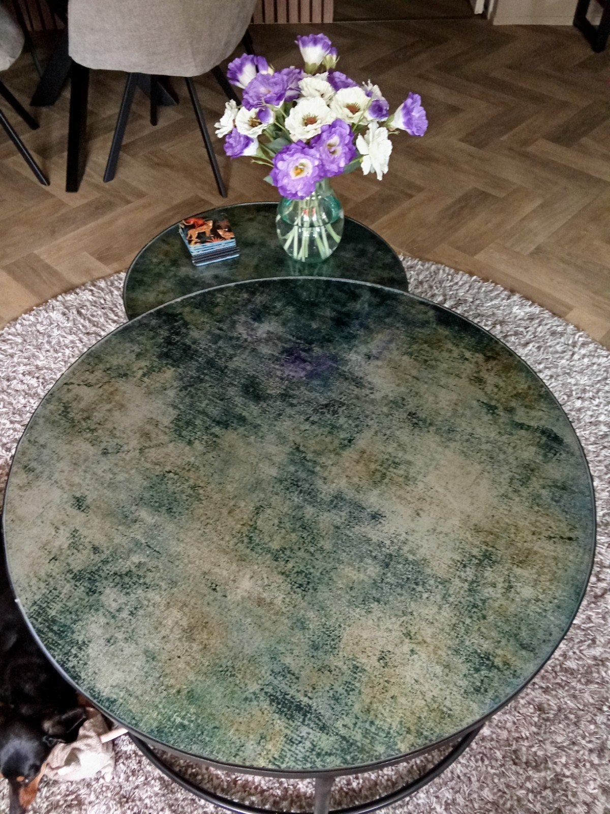 Salontafels met glas en ijzeren onderstel, Huis en Inrichting, Tafels | Salontafels, Ophalen of Verzenden, Gebruikt, Rond, Glas