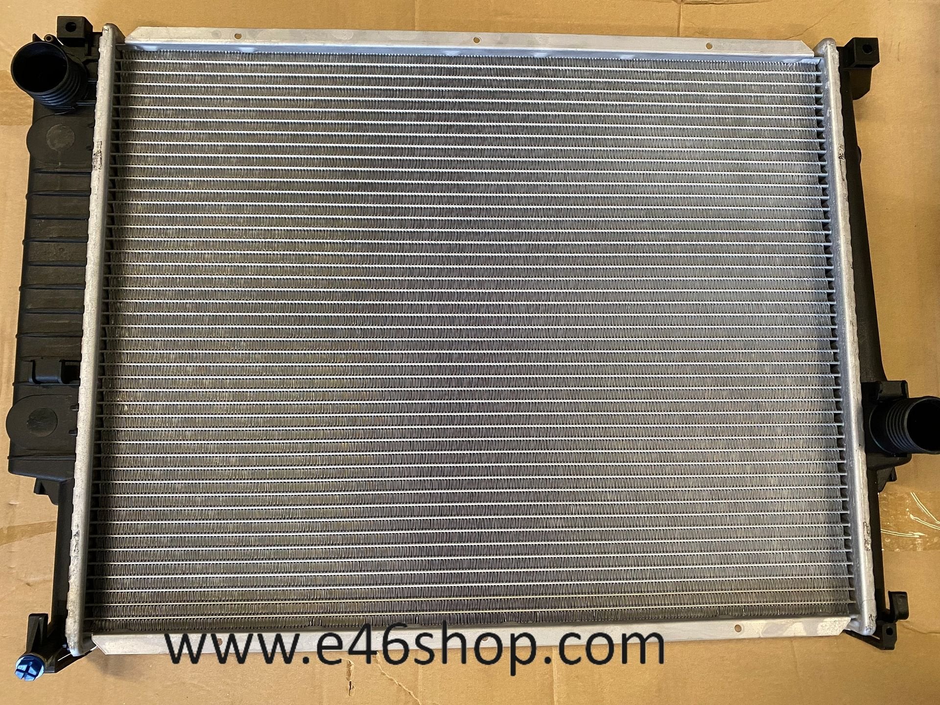 BMW E36 RADIATEUR OE 17111728908 ORG BMW NIEUW, -, -, Nieuw, Ophalen of Verzenden