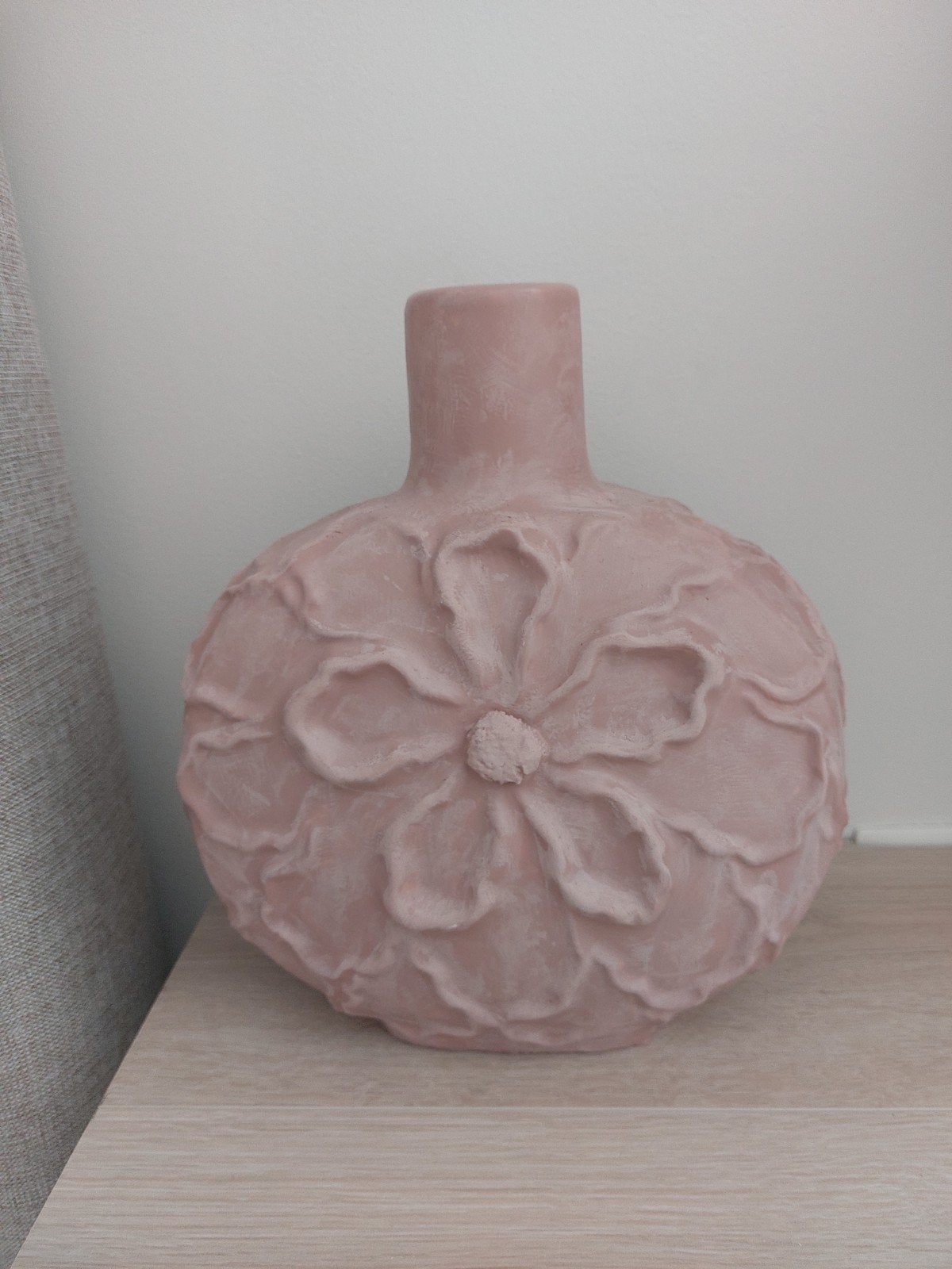 Grote roze vaas met bloemmotief, Huis en Inrichting, Ophalen, Matte afwerking, Roze