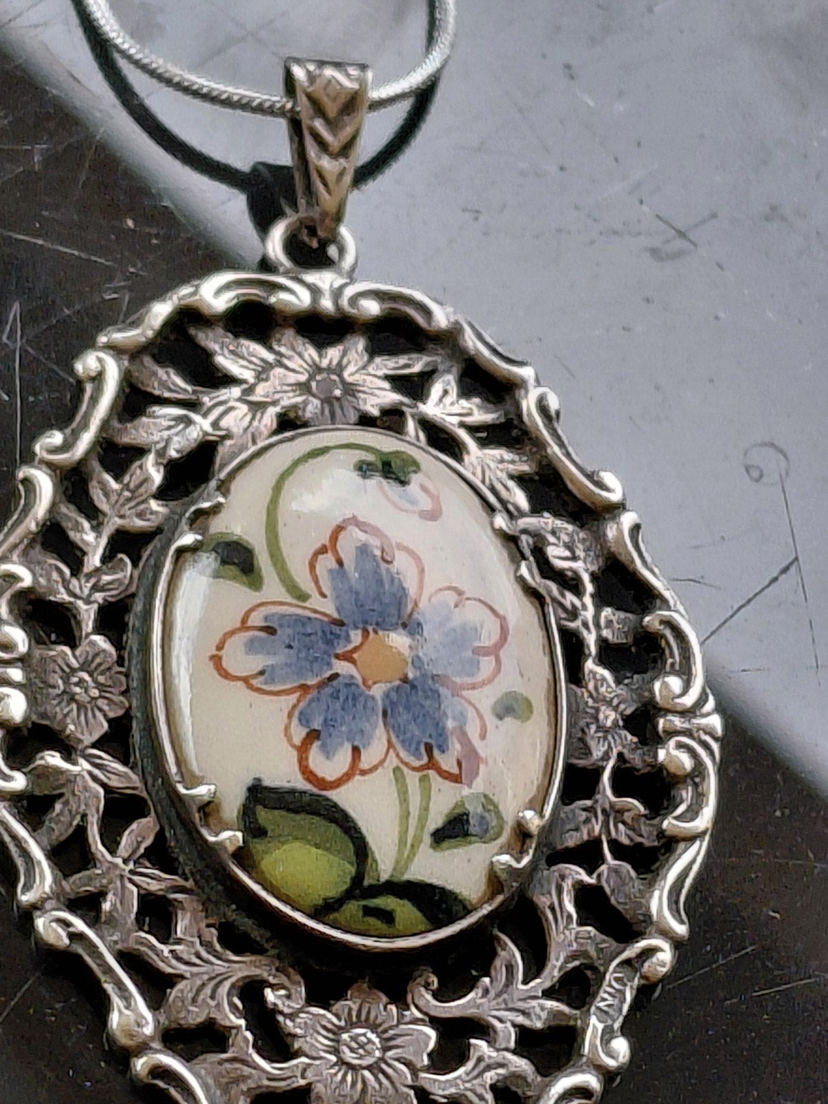 SCHITTEREND ANTIEKE ZILVEREN HANGER VAN 6.5 CM DEZE PRACHTIG, Antiek en Kunst, Ophalen of Verzenden, Zilver