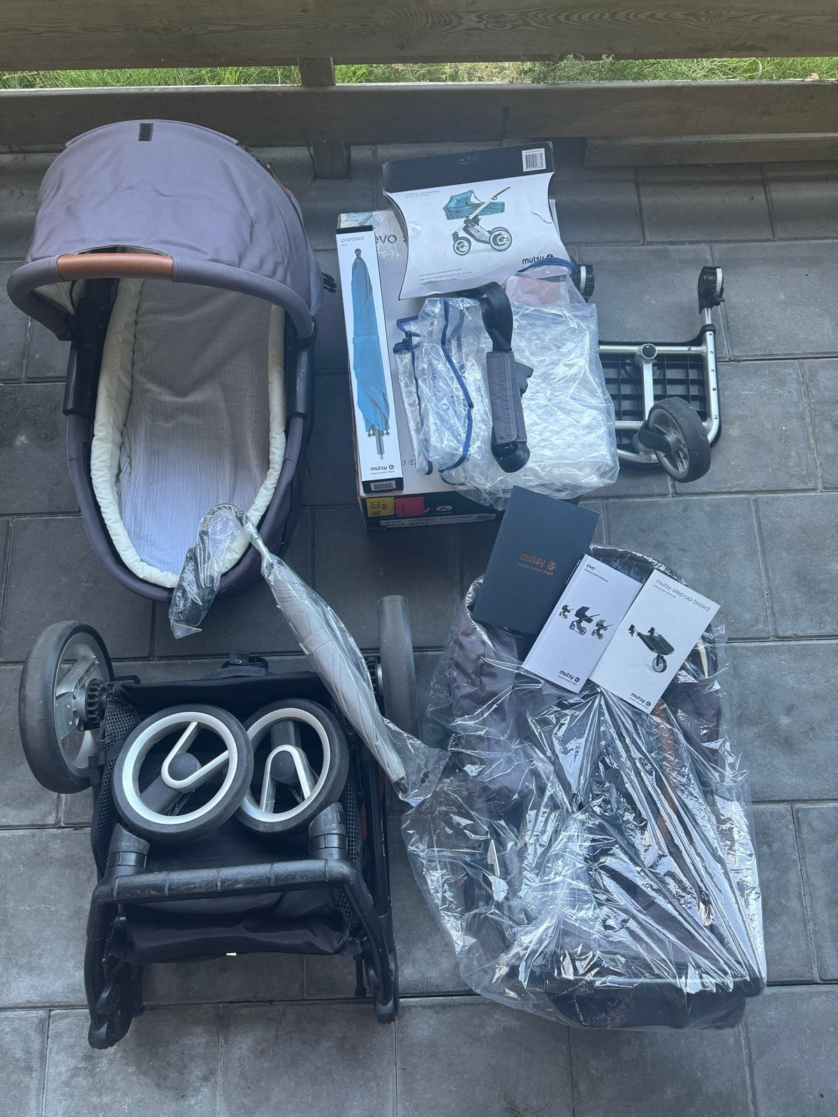Mutsy Evo kinderwagen met reiswieg en zitje, Kinderen en Baby's, Kinderwagens en Combinaties, Gebruikt, Ophalen of Verzenden, Combiwagen