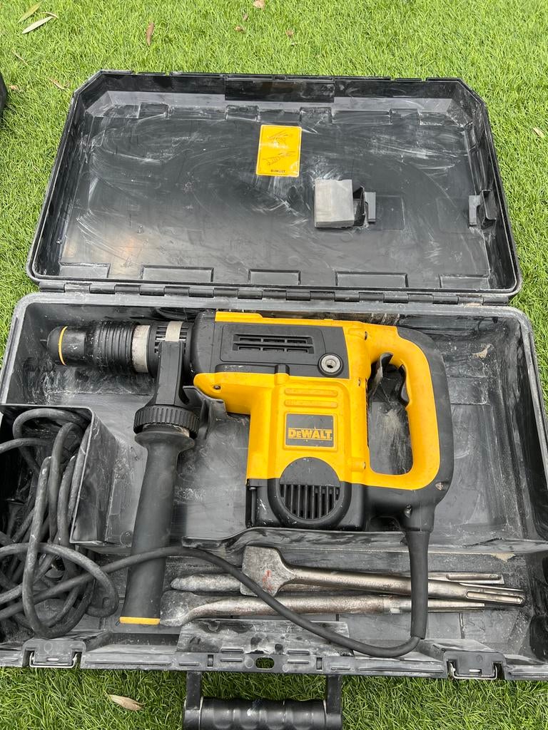 DeWalt Boorhamer met koffer en beitels, Boor- en/of Breekhamer, Ophalen of Verzenden, Klopboormechanisme, Gebruikt