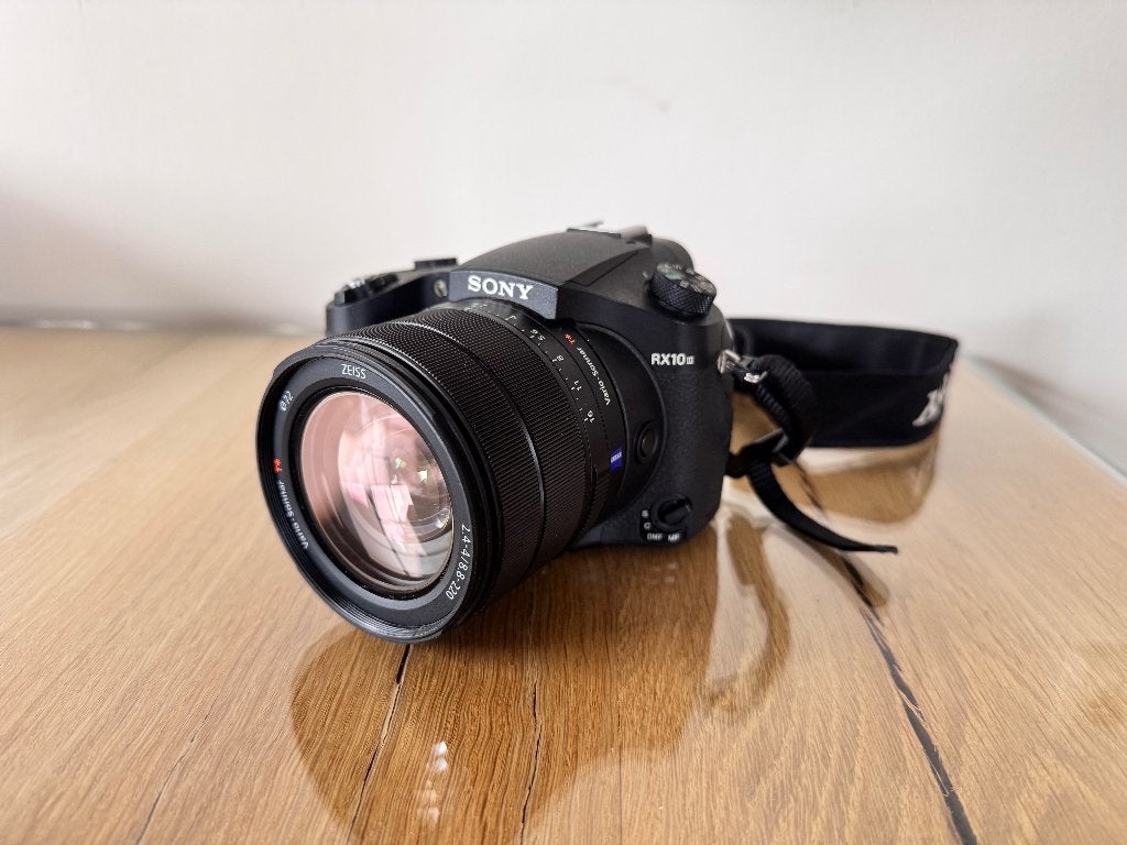 Sony RX10 III camera, 30x zoom, 4K, slow motion 1000fps, Audio, Tv en Foto, Ophalen, Zo goed als nieuw, Compactcamera, Sony