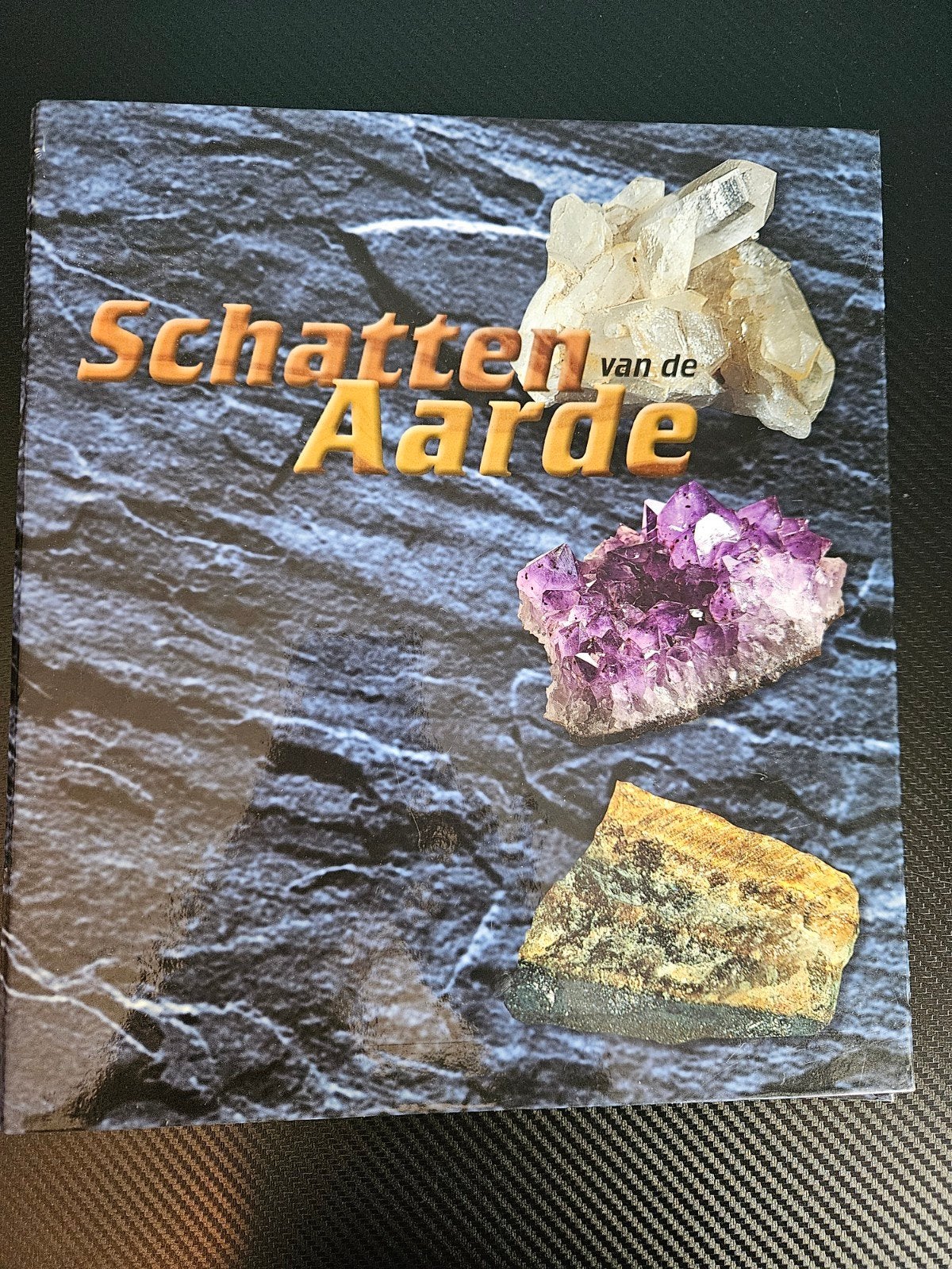 De Mineralenverzameling Schatten van de Aarde, Ophalen