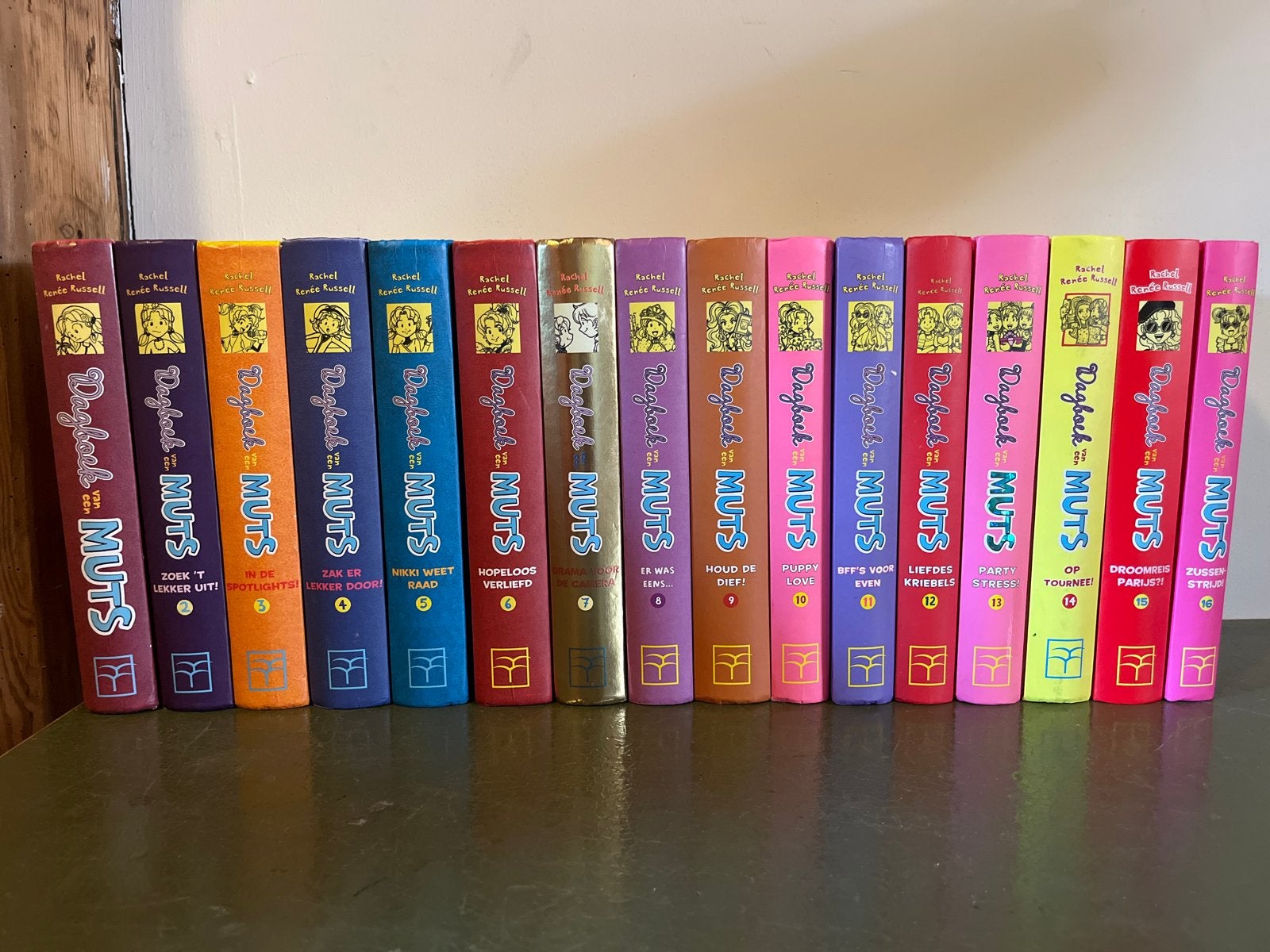 Dagboek van een Muts - Complete serie (deel 1 t/m 16), Ophalen of Verzenden, Gelezen, Fictie