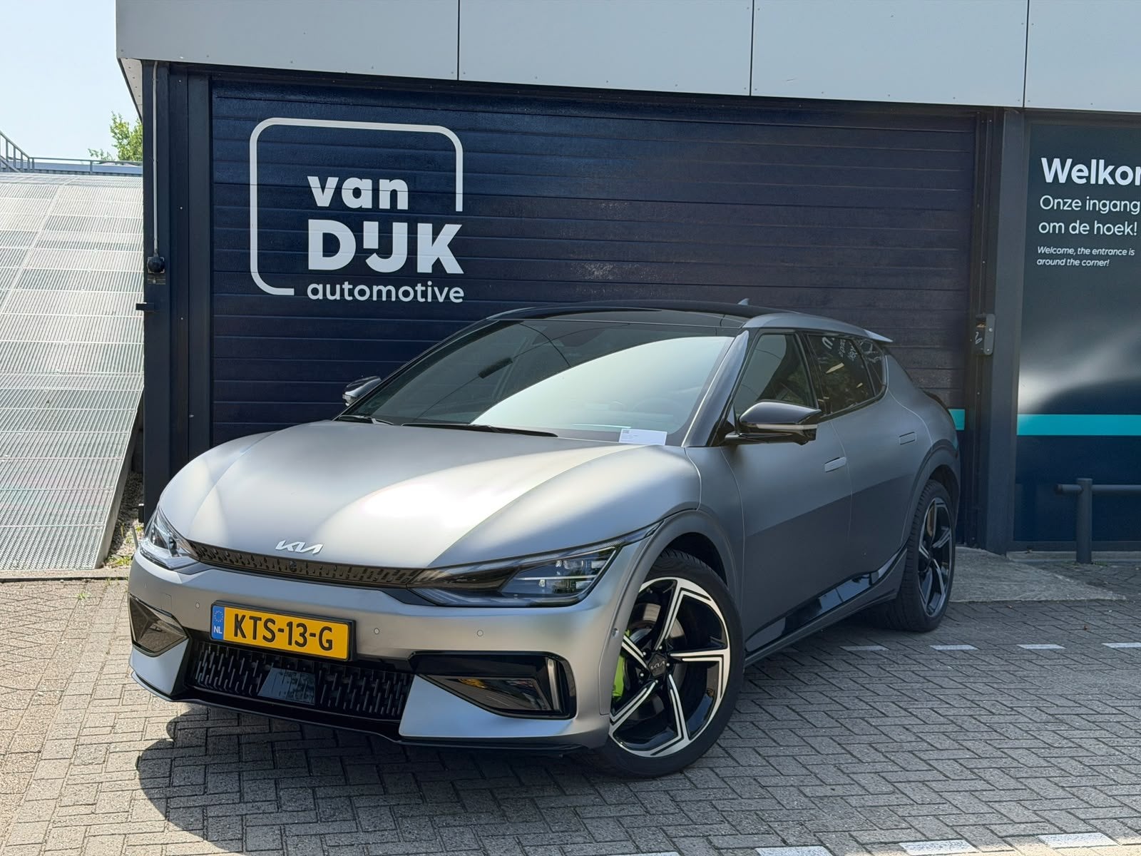 Kia Ev6 GT Performance 585 PK AWD 77.4 kWh Panoramadak Moons, Auto's, Automaat, 12 maanden, Zwart, Parkeerassistent