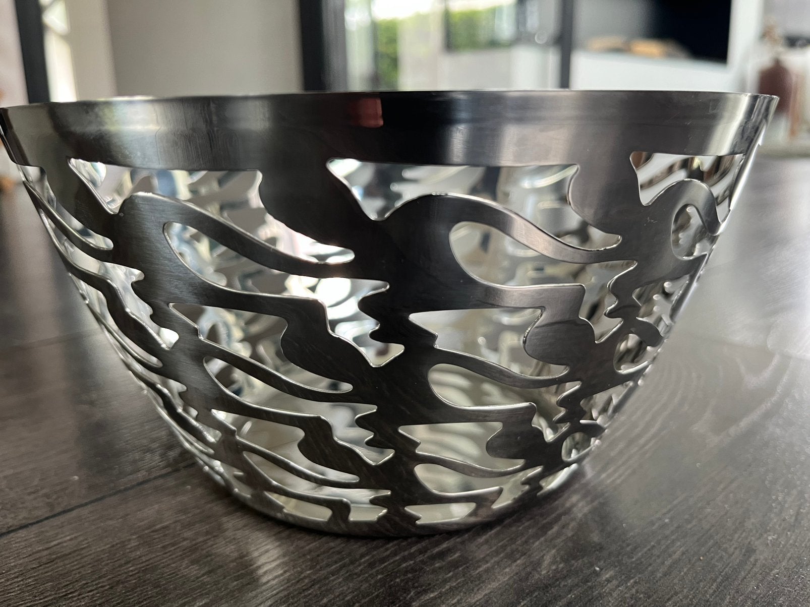 Alessi fruitschaal/schaal - 23cm doorsnede, 13cm hoog, Huis en Inrichting, Overige materialen, Gebruikt, Schaal, Rond