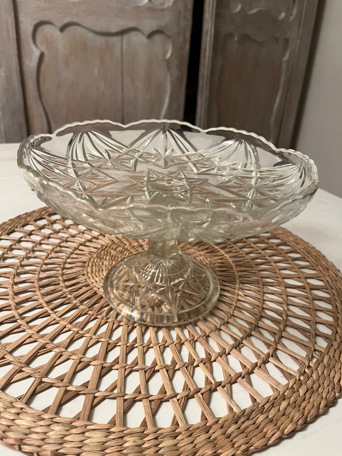 Leuke  vintage glazen schaal op voet, Antiek en Kunst, Antiek | Glas en Kristal, Ophalen of Verzenden