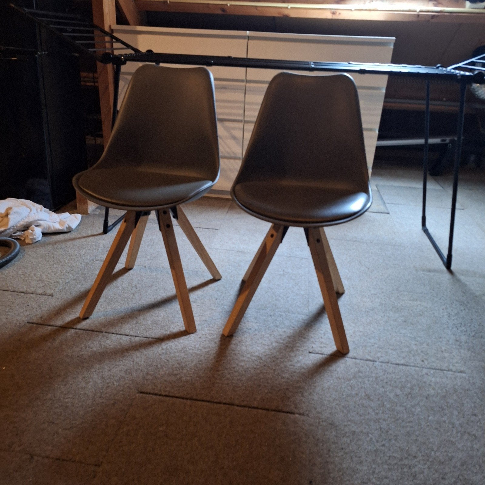 twee stoelen., Huis en Inrichting, Stoelen, Ophalen, Gebruikt, Grijs, Twee