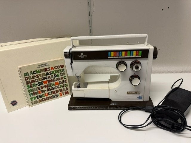 Husqvarna 6370 Naaimachine met handleiding en koffer, Ophalen, Gebruikt, Naaimachine, Husqvarna