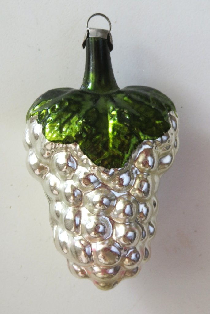 Oude Kerstbal: Druiventros / druiven ( zilver, groen blad ), Ophalen of Verzenden