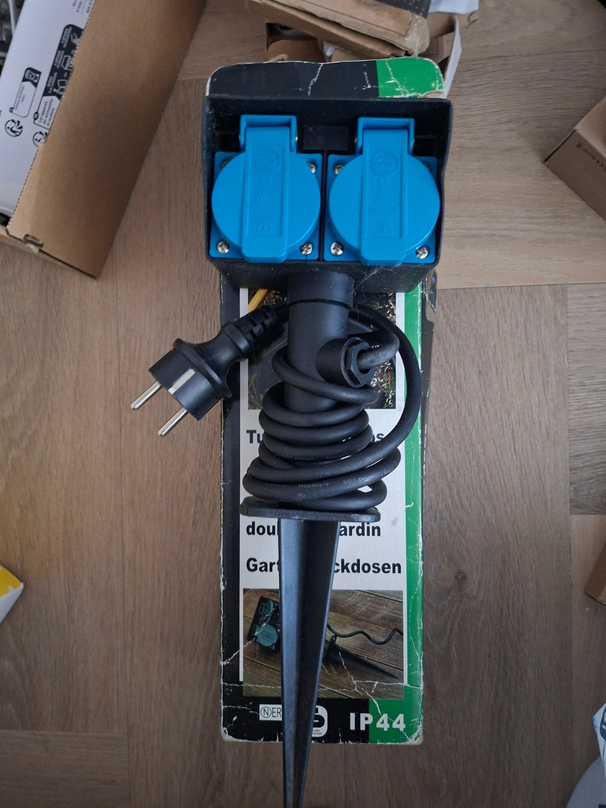 Nieuwe Tuinstekkerdoos met Grondspies - 2-voudig, ip44, Kunststof, Minder dan 50 watt, Overige typen, Nieuw
