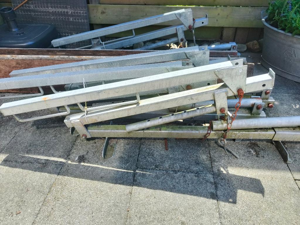 Dakschragen incl hardhouten planken, Doe-het-zelf en Verbouw, Ophalen, Gebruikt, Daksteiger, Minder dan 2 meter
